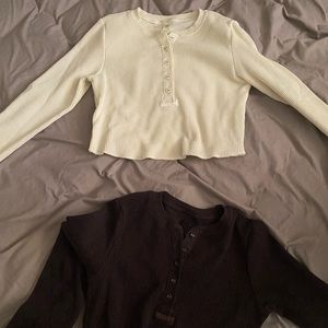 SKIMS long sleeve crop henley Size Small